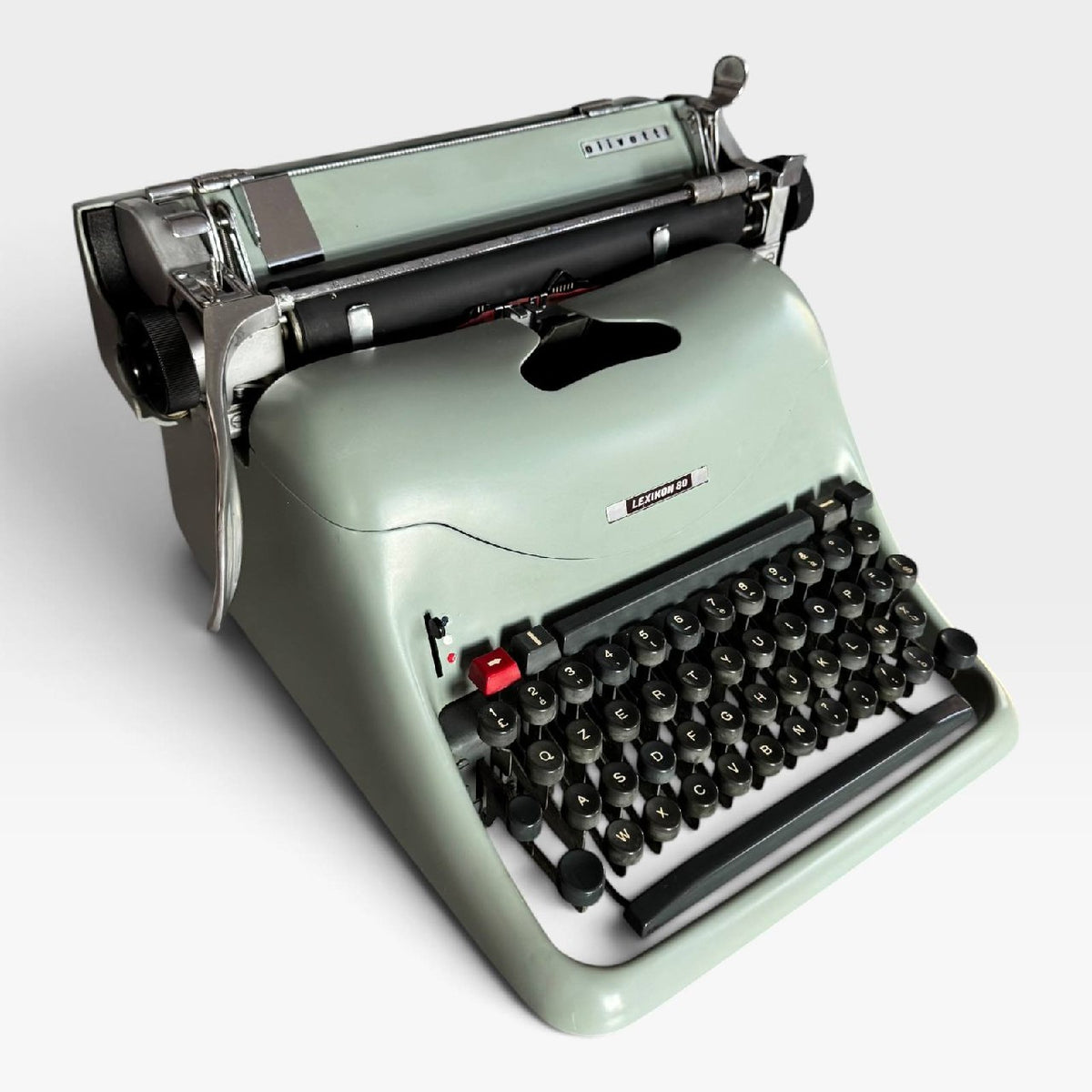 Olivetti Lexikon 80 verde a carrello corto — fotografia 1