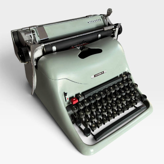 Olivetti Lexikon 80 verde a carrello corto — fotografia 1