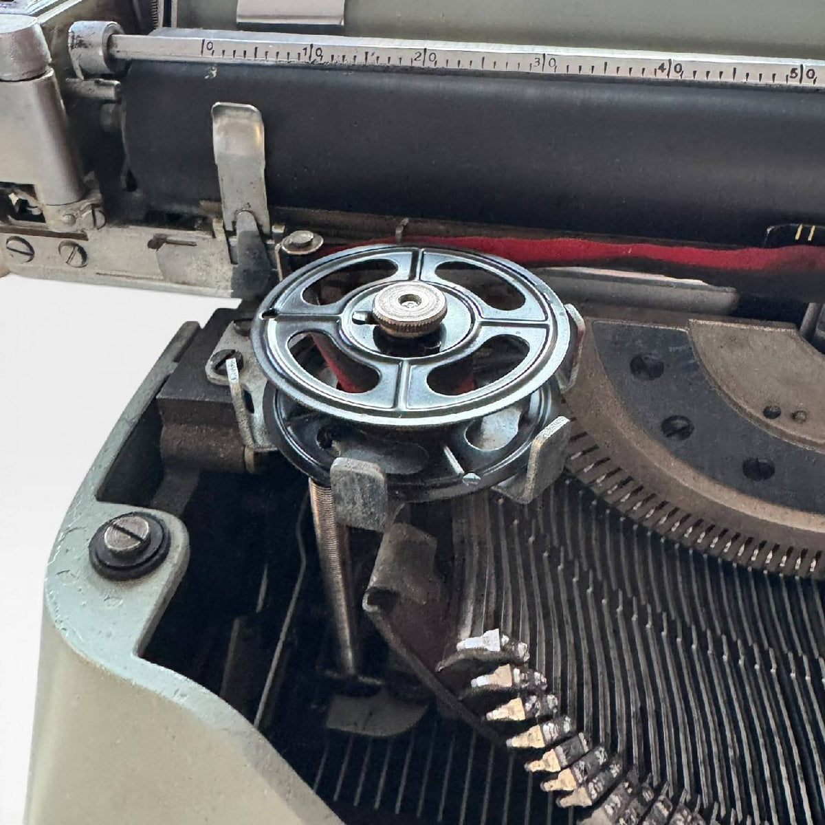 Olivetti Lexikon 80 verde a carrello corto — fotografia 16