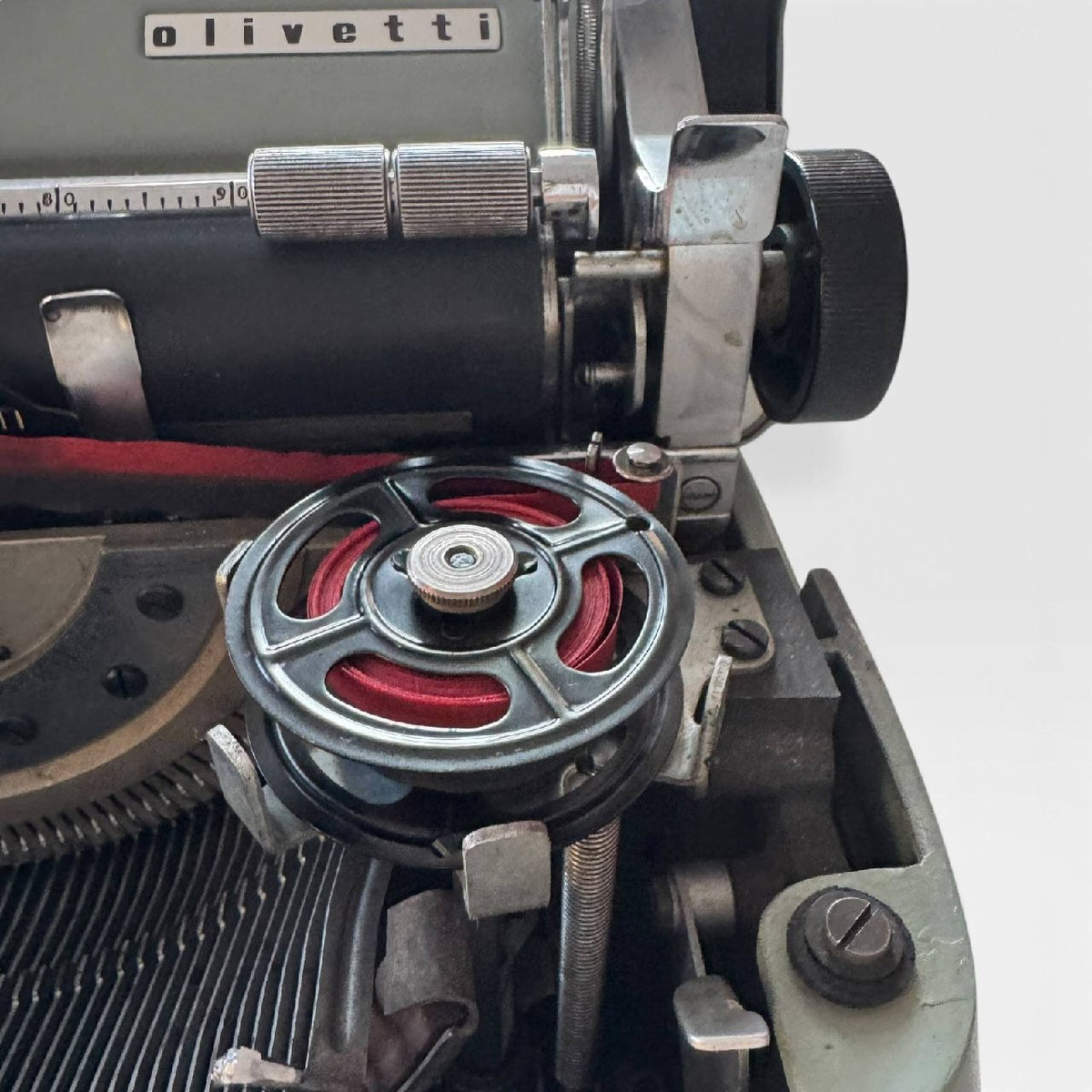 Olivetti Lexikon 80 verde a carrello corto — fotografia 17